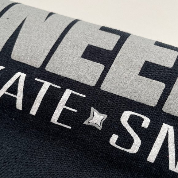 Pioneers Surf Skate Snow Board Shop 2XL T Shirt Northeast East Coast Surfing Tee - Picture 15 of 16